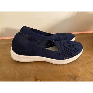 Clarks size 9 women’s Adella Moon Loafer Dark Navy Knit flats shoes